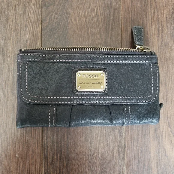 Black Leather Fossil Clutch+Wallet Hybrid - Picture 4 of 8